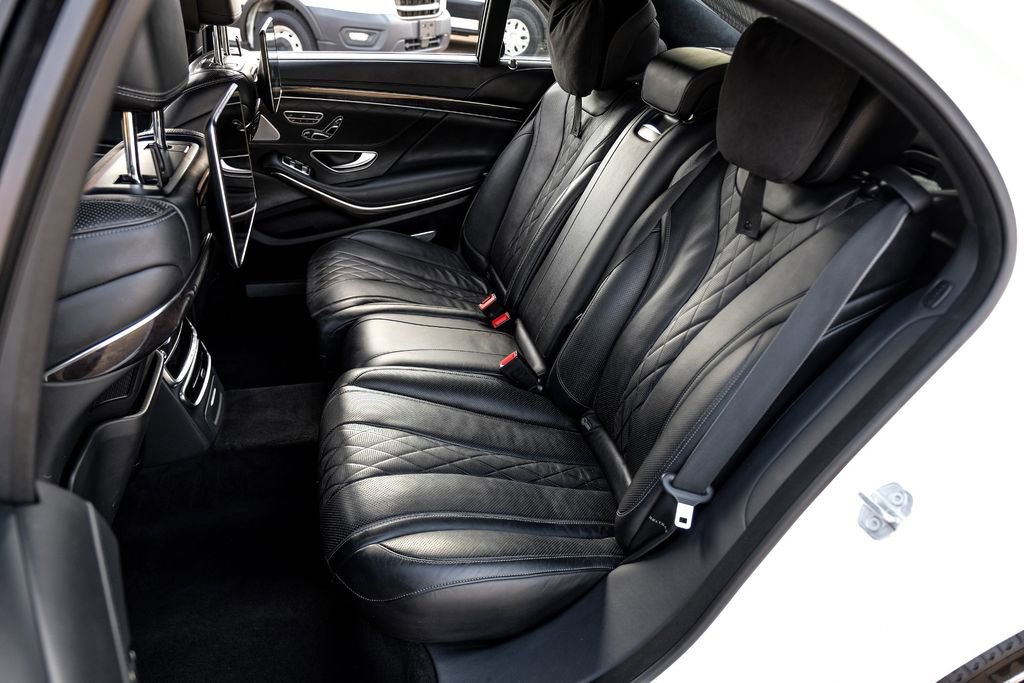 Used 2019 Mercedes-Benz S 560e w/ AMG Line Exterior image 45