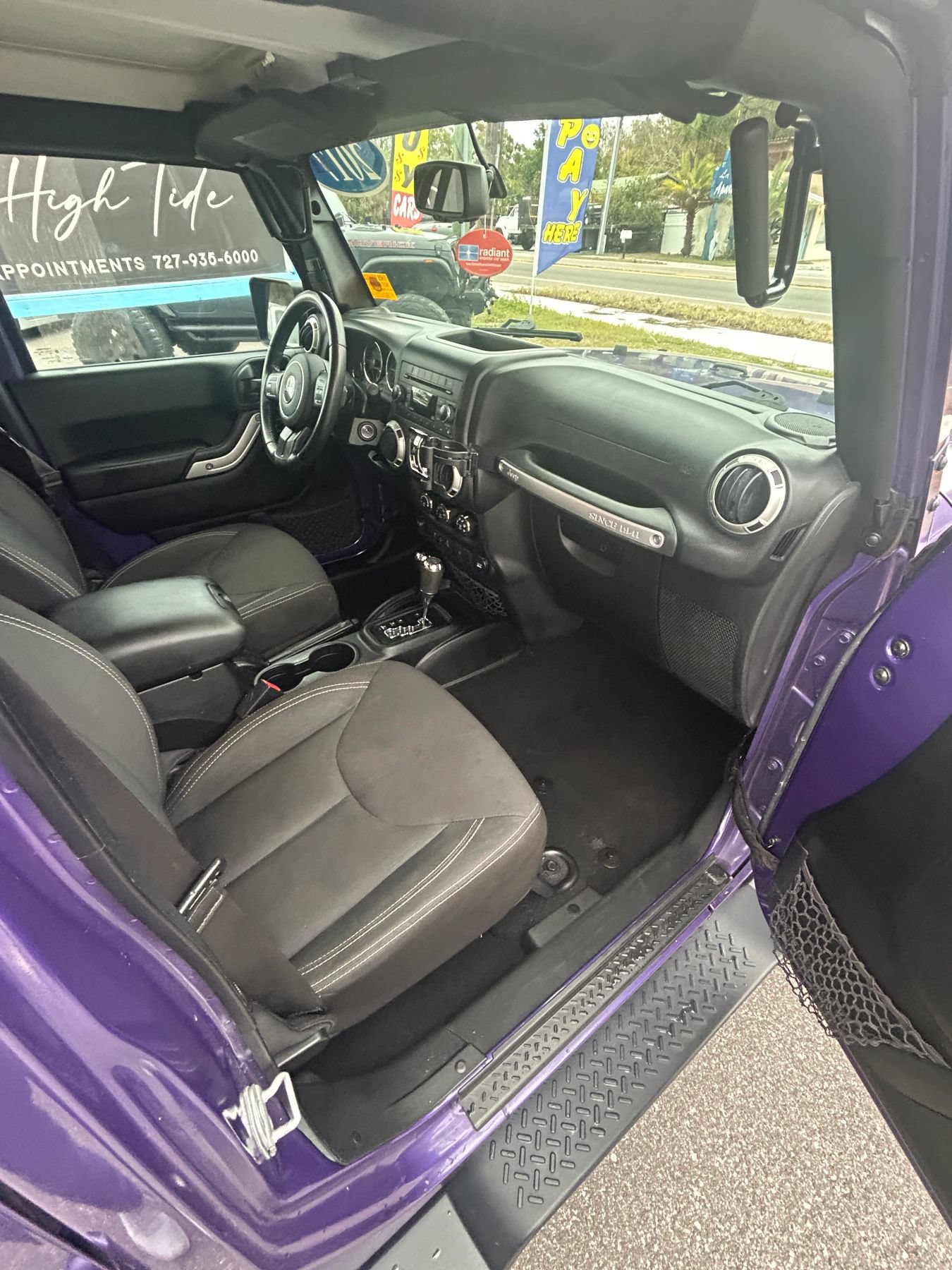 Used 2017 Jeep Wrangler Unlimited Sahara AWD/4WD image 18