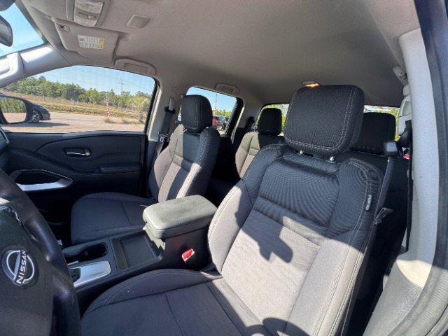 Used 2023 Nissan Frontier SV RWD image 11