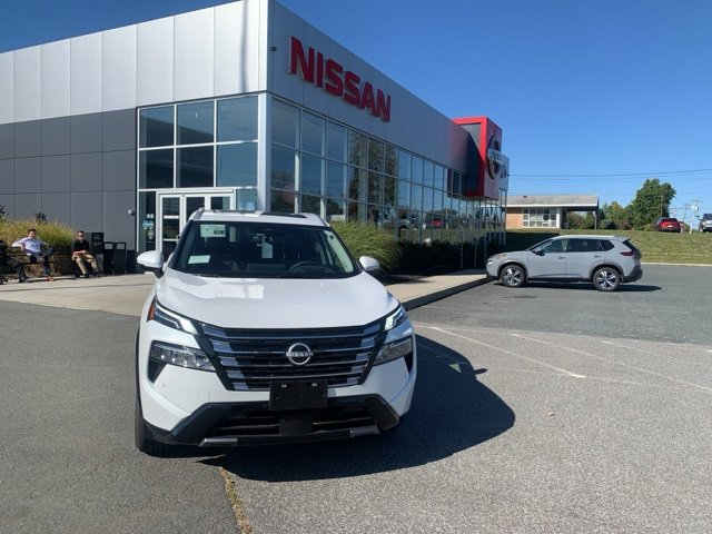 New 2026 Nissan Rogue Platinum image 2
