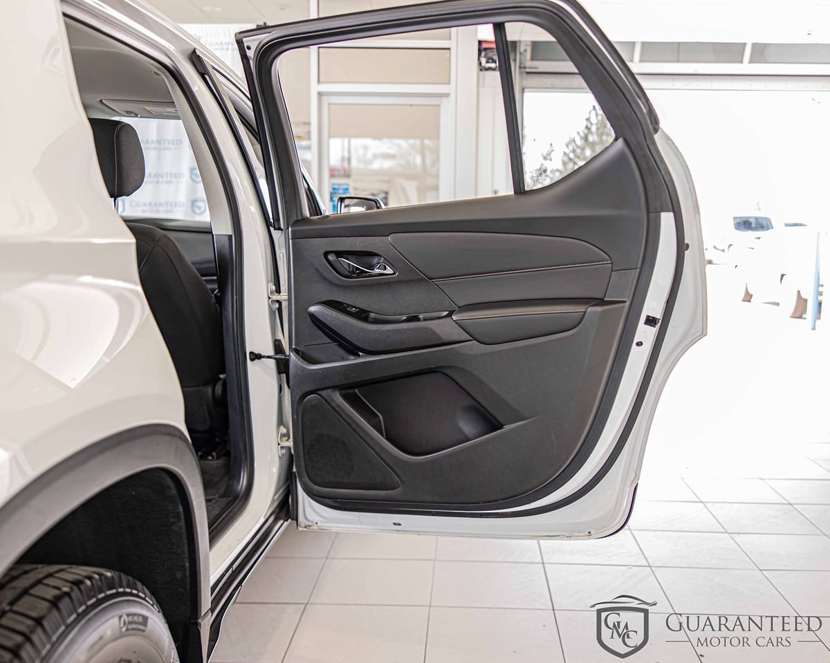 Used 2020 Chevrolet Traverse LT image 39