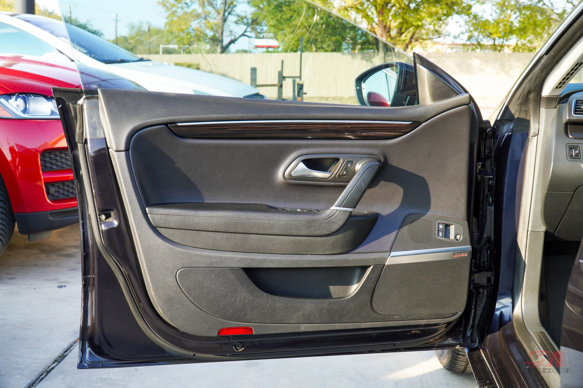 Used 2013 Volkswagen CC Executive image 13