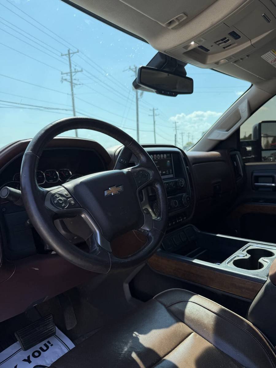 Used 2018 Chevrolet Silverado 3500 High Country w/ Duramax Plus Package AWD/4WD image 9