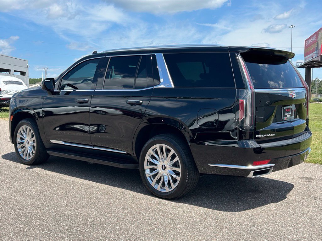Used 2023 Cadillac Escalade Premium Luxury w/ LPO, Illumination Package AWD/4WD image 3