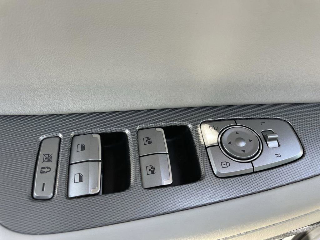 Used 2022 Hyundai Palisade Limited FWD image 19