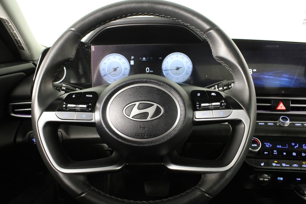 Used 2025 Hyundai Elantra SEL image 9