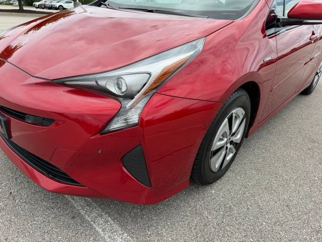Used 2017 Toyota Prius Two w/ Prius Two Safety Plus Package FWD image 4