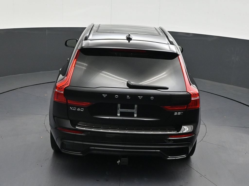 Certified 2024 Volvo XC60 B5 Plus w/ Protection Package Premier AWD/4WD image 17