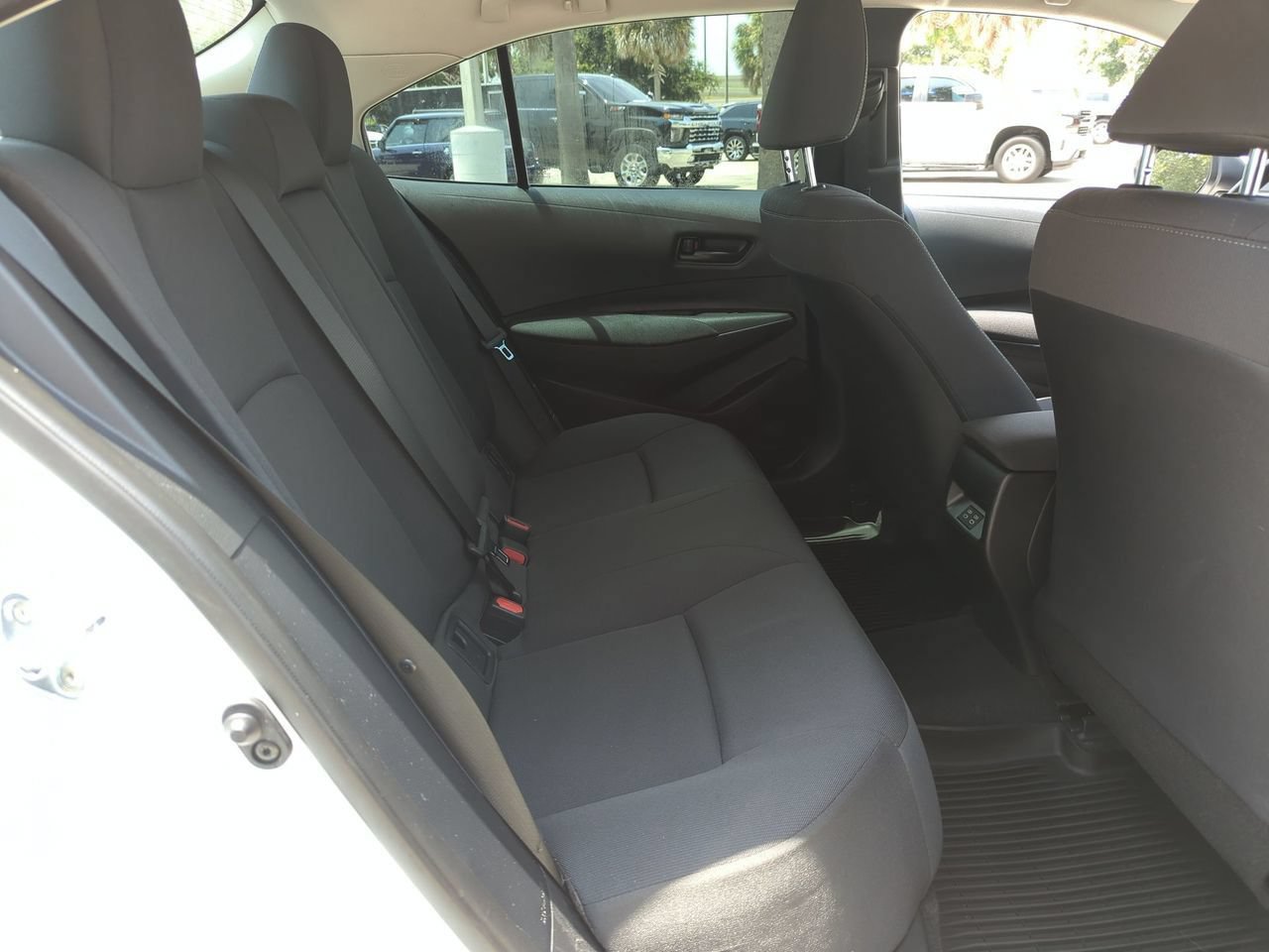 Used 2025 Toyota Corolla LE FWD image 23