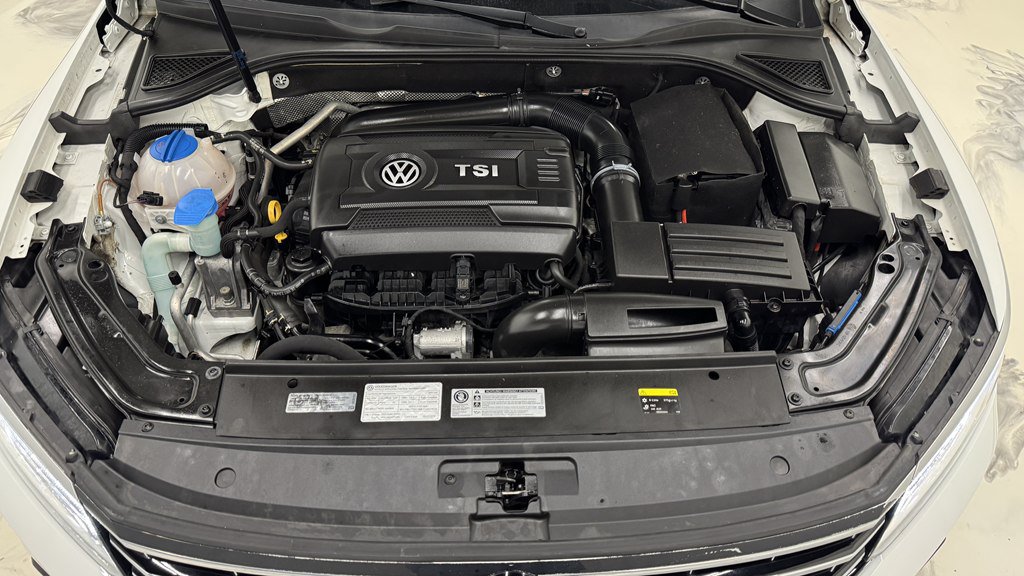 Used 2017 Volkswagen Passat 1.8T SEL Premium FWD image 10