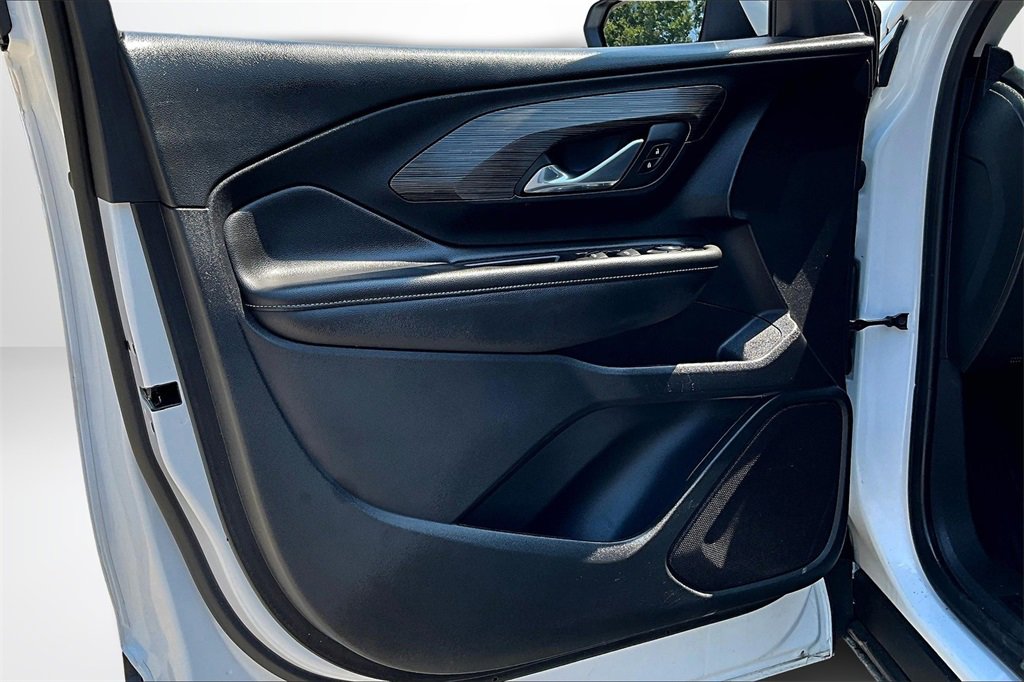 Used 2023 GMC Terrain SLE image 20