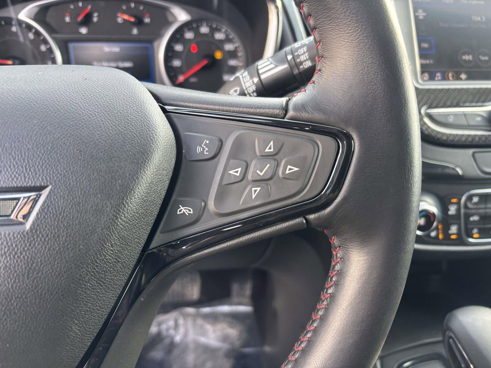 Used 2022 Chevrolet Equinox RS w/ LPO, Floor Liner Package image 21