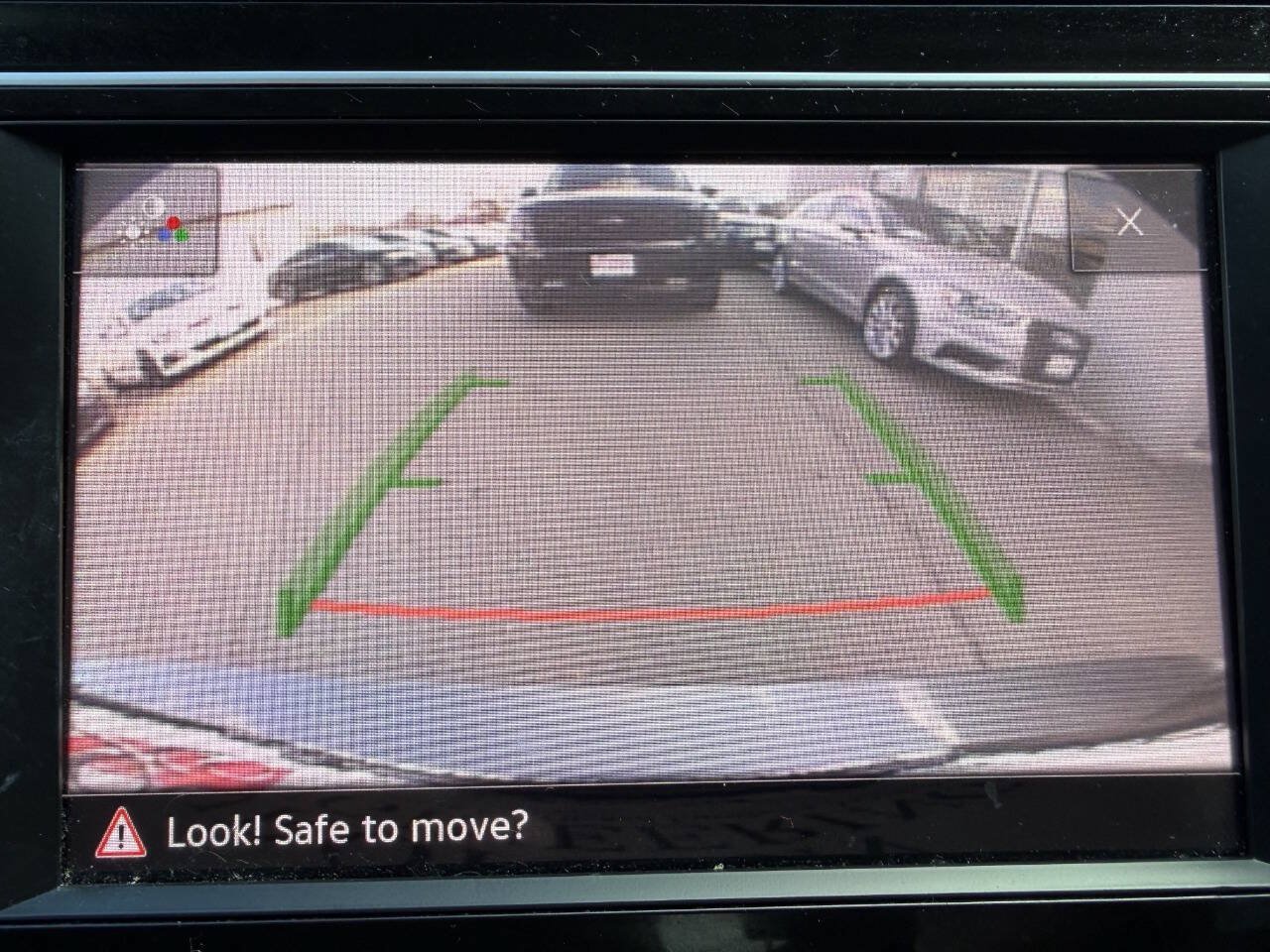 Used 2018 Volkswagen Tiguan S w/ 3rd Row Seat Package AWD/4WD image 18