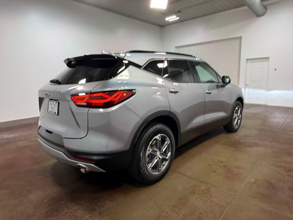 Used 2024 Chevrolet Blazer LT w/ Convenience Package FWD image 34