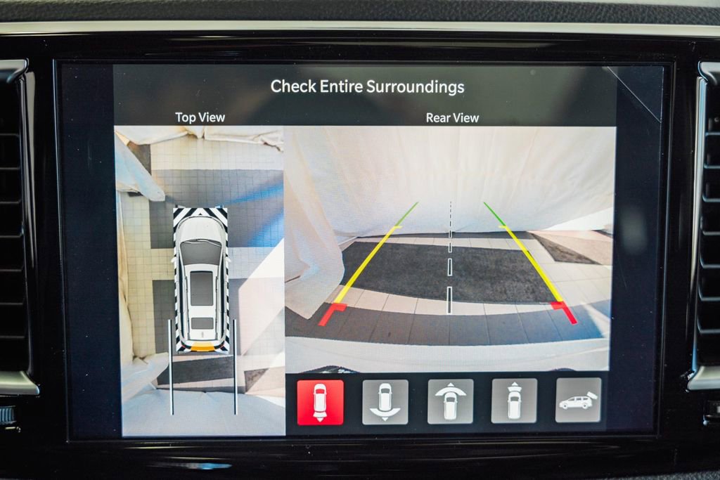 New 2026 Chrysler Pacifica Limited w/ Uconnect Theater Family Group image 41