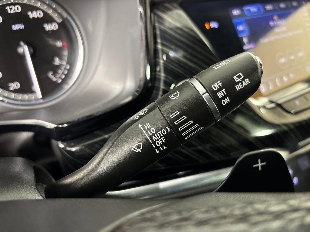 Used 2023 Cadillac XT6 Premium Luxury image 16