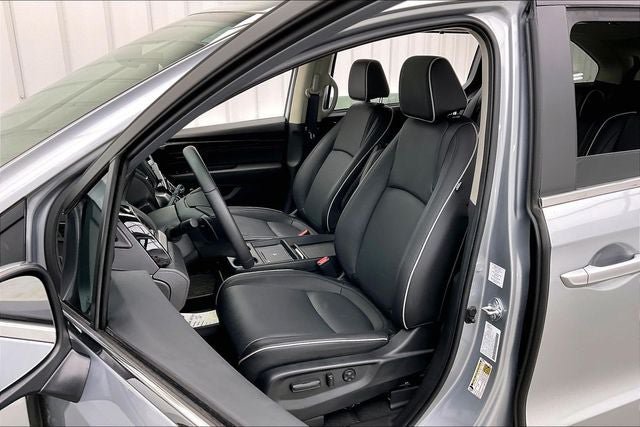 Certified 2026 Honda Odyssey Touring image 8