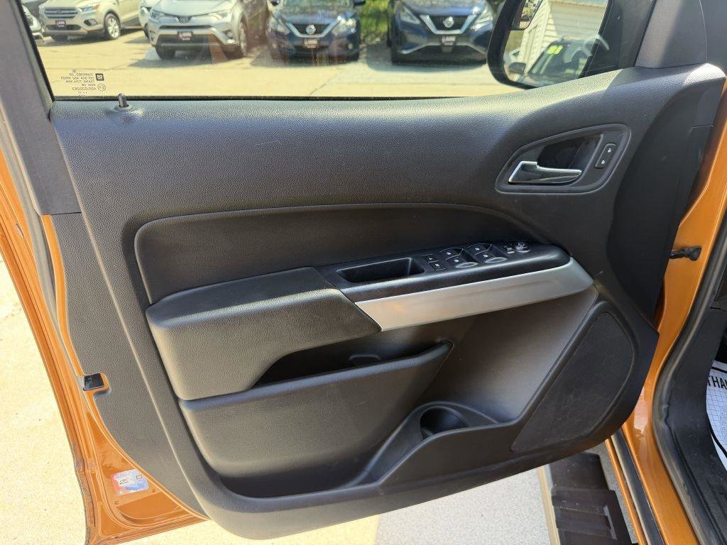 Used 2017 Chevrolet Colorado LT w/ LT Convenience Package AWD/4WD image 9