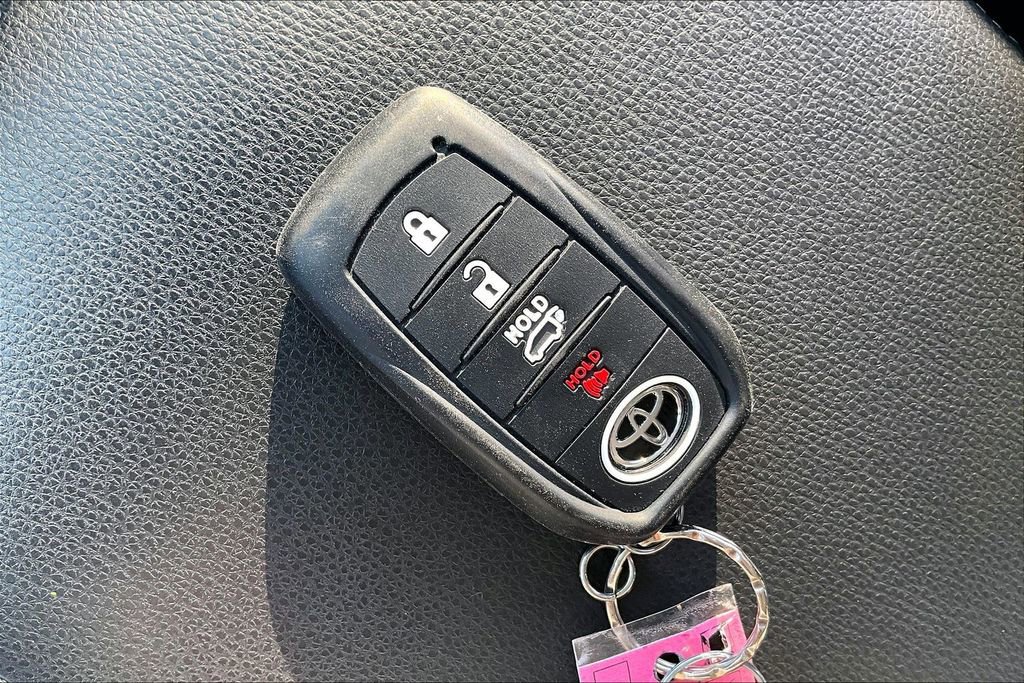 Used 2024 Toyota Tacoma Limited image 13