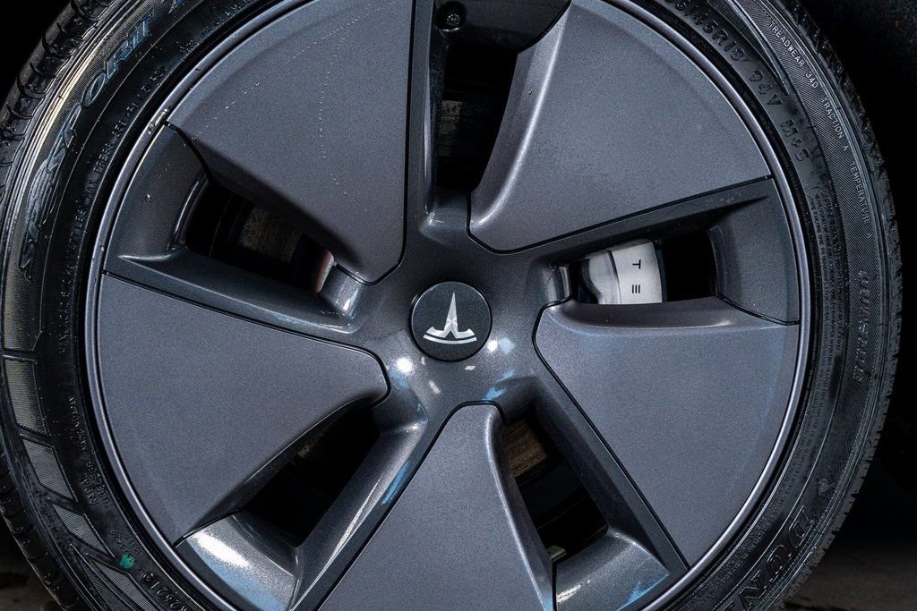 Used 2023 Tesla Model 3 Standard Range image 10