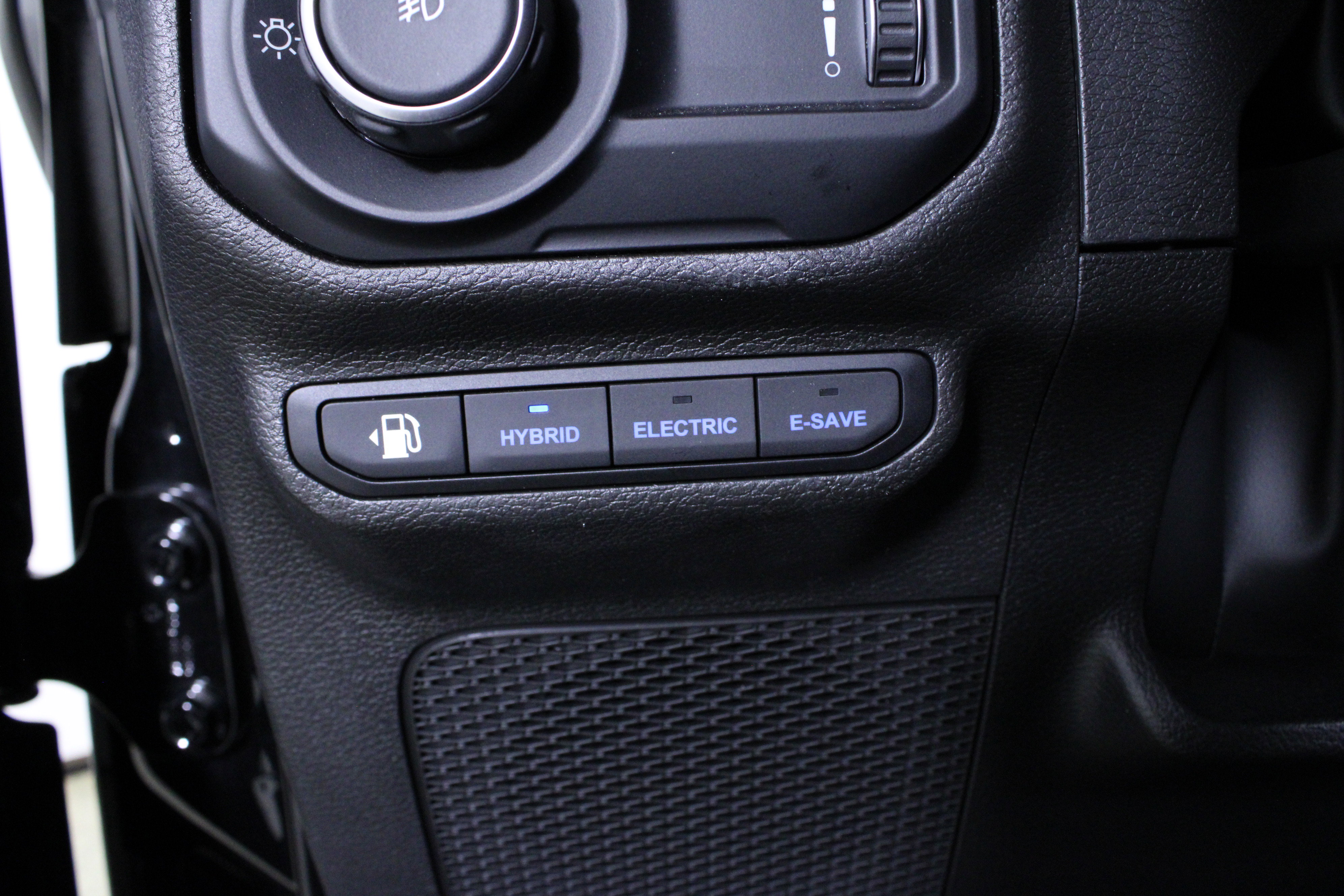 Used 2023 Jeep Wrangler Sahara w/ Cold Weather Group image 31