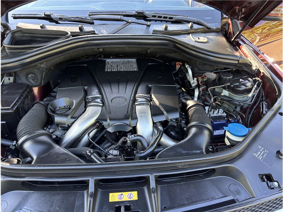 Used 2013 Mercedes-Benz GL 550 4MATIC image 17