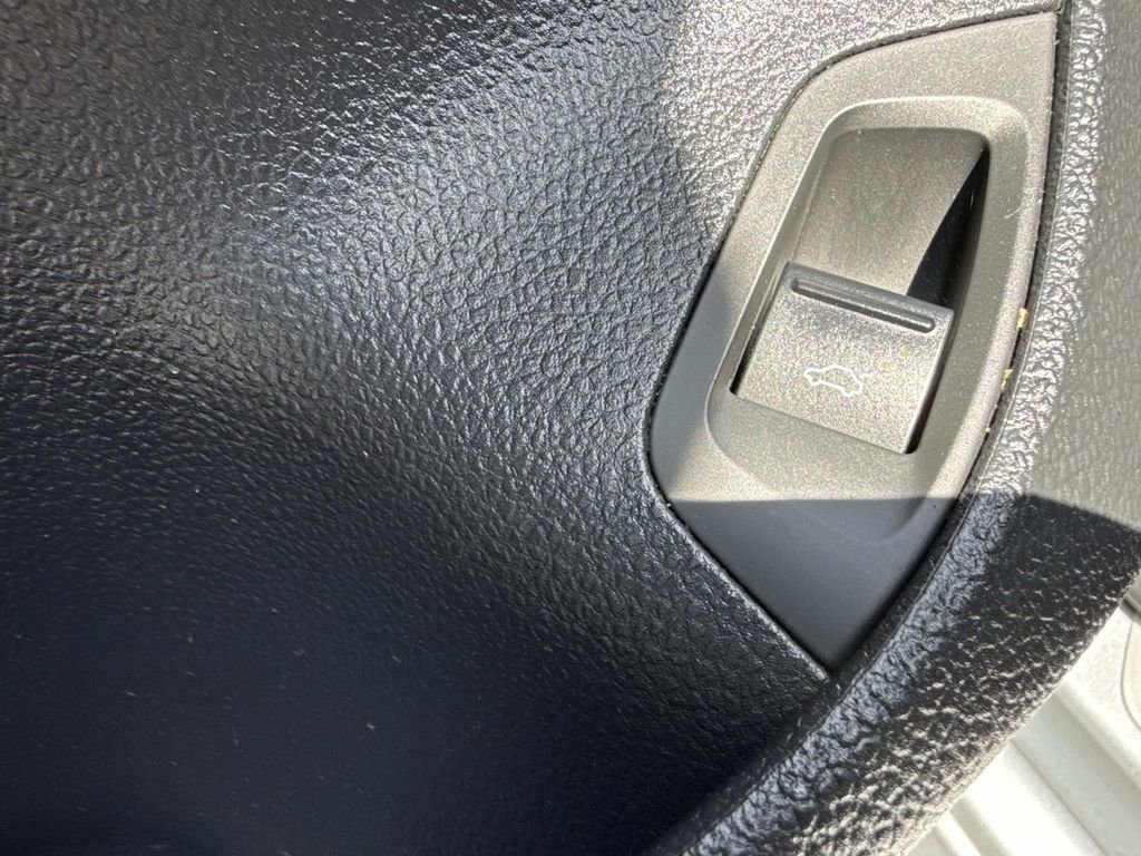 Used 2018 Volkswagen Passat 2.0T R-Line w/ R-Line Lighting Package FWD image 25