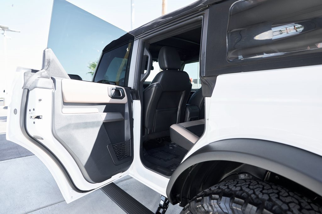 Used 2022 Ford Bronco Wildtrak image 16