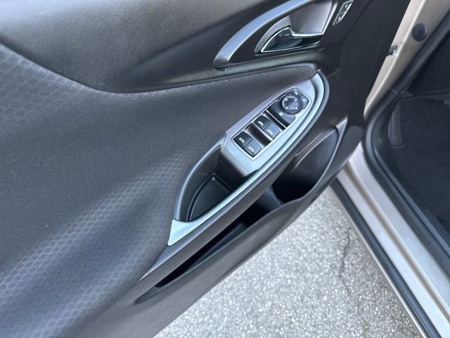 Used 2023 Chevrolet Malibu LT image 11