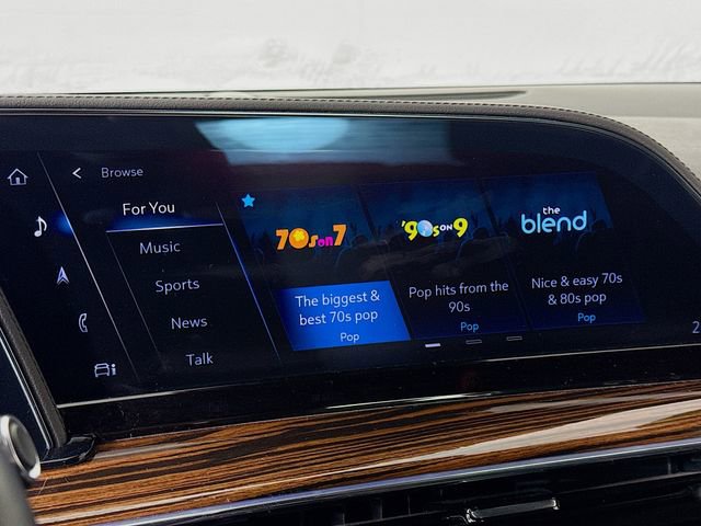 Used 2022 Cadillac Escalade ESV Premium Luxury image 18