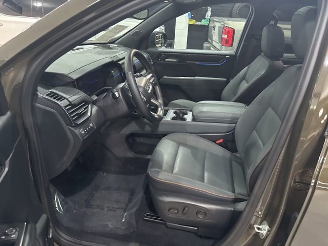 Used 2024 GMC Acadia AT4 w/ Luxury Package AWD/4WD image 11