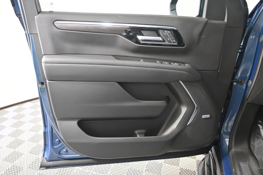 Used 2025 Chevrolet Tahoe LT w/ Comfort Package image 19