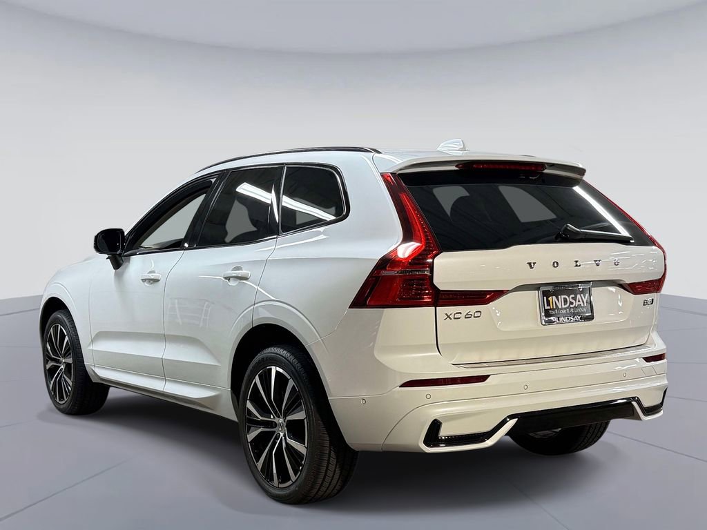 Used 2023 Volvo XC60 B5 Plus w/ Climate Package AWD/4WD image 12