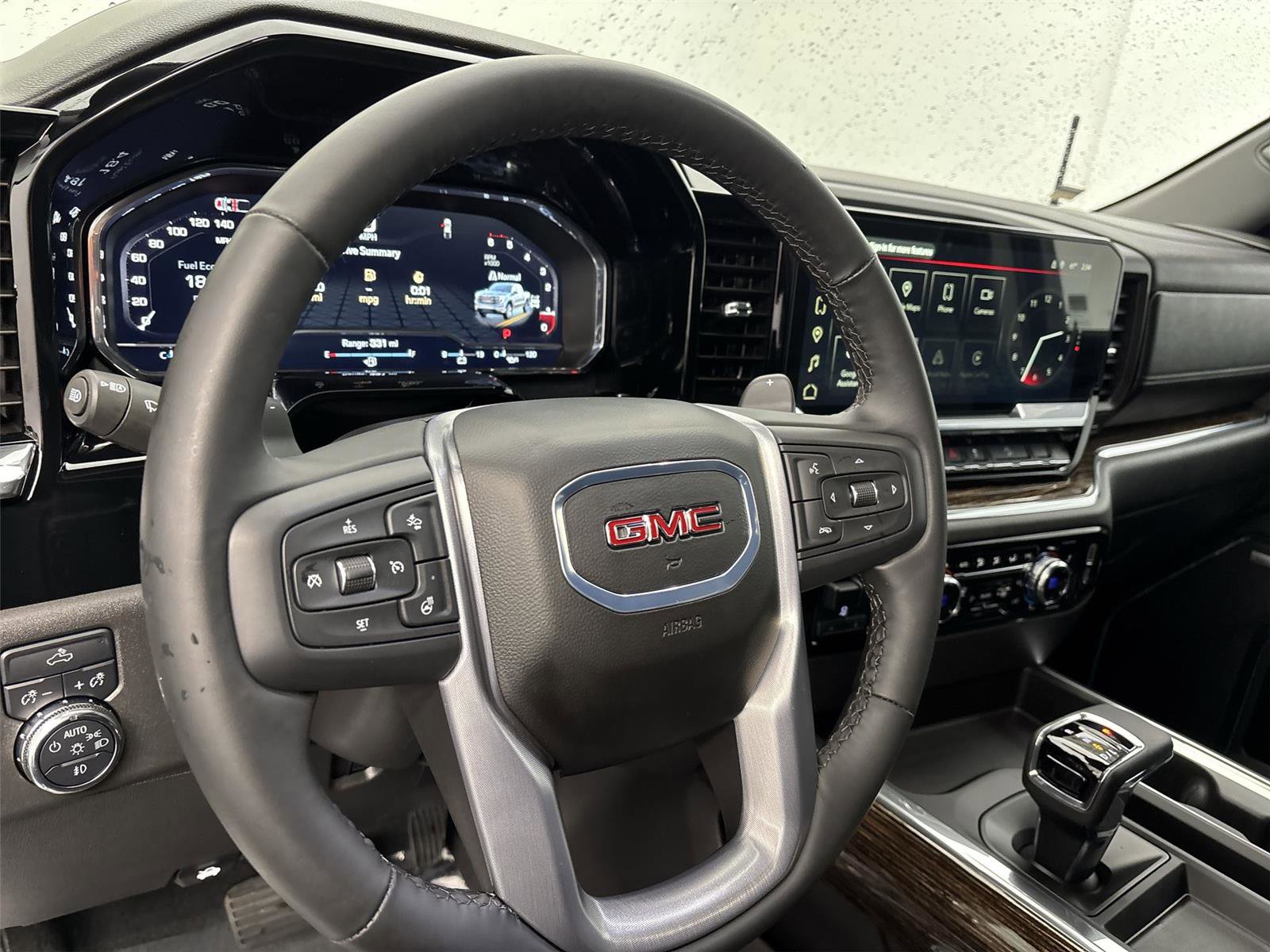 Used 2025 GMC Sierra 1500 Elevation w/ Preferred Package image 10