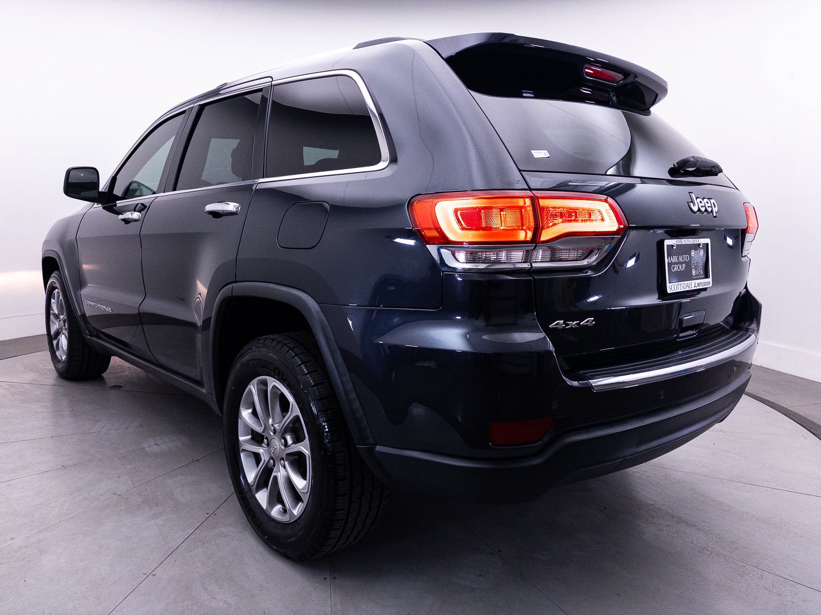 Used 2016 Jeep Grand Cherokee Limited AWD/4WD image 12