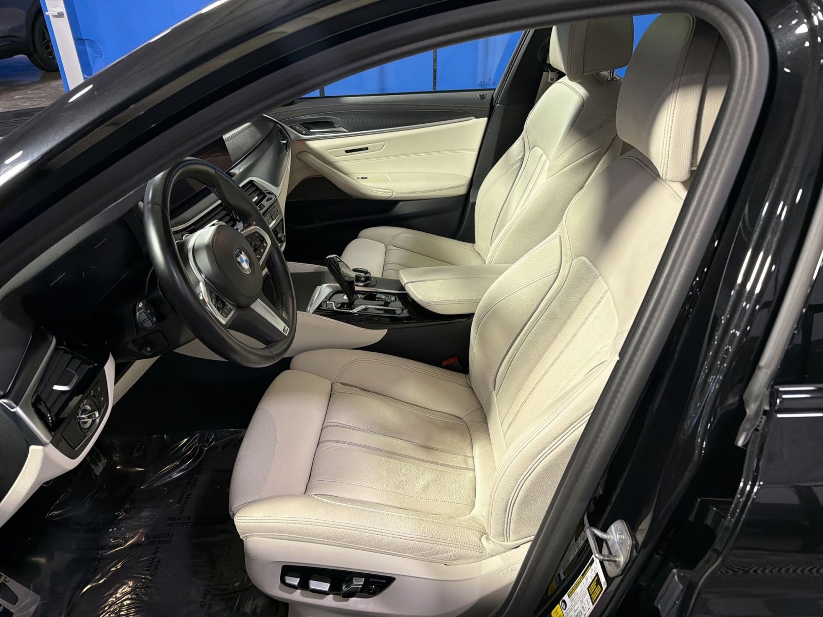 Used 2023 BMW M550i xDrive AWD/4WD image 23