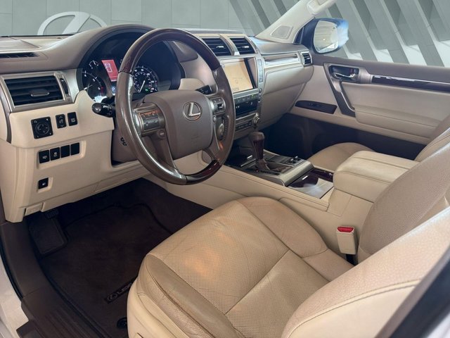 Used 2019 Lexus GX 460 Premium w/ Premium Package AWD/4WD image 12