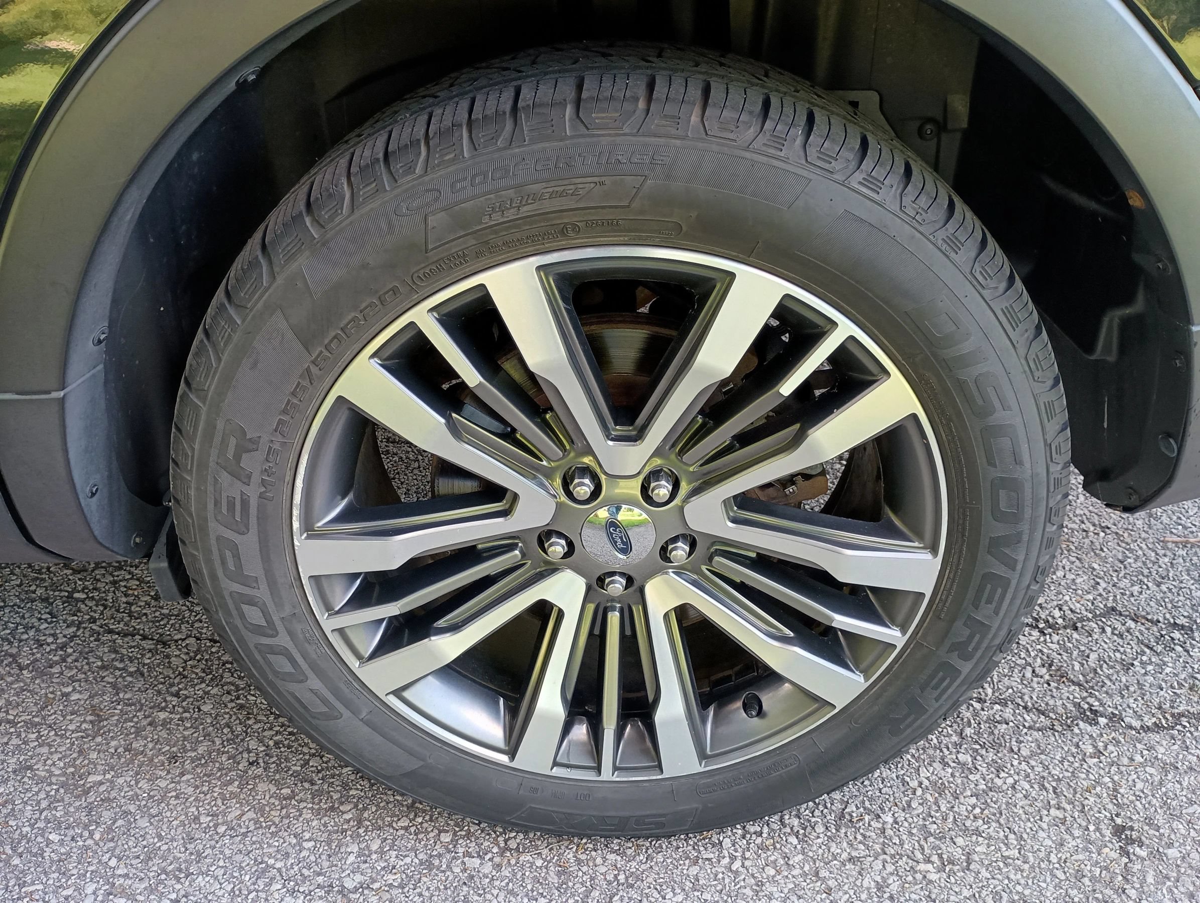 Used 2016 Ford Explorer Platinum AWD/4WD image 9