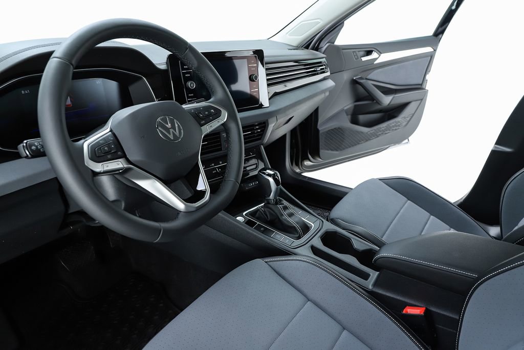 New 2026 Volkswagen Jetta SE FWD image 19