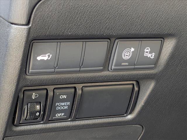 Used 2017 Nissan Armada Platinum w/ Interior Lighting Package image 10