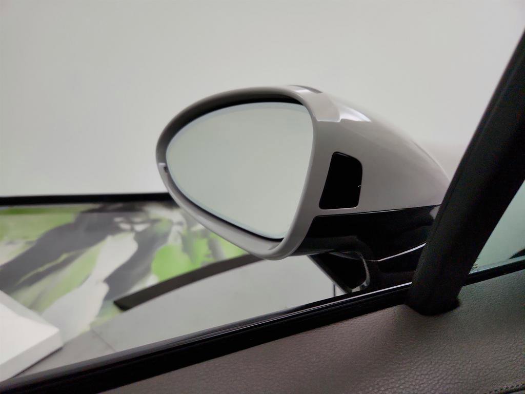 Used 2020 Porsche Panamera 4 image 16