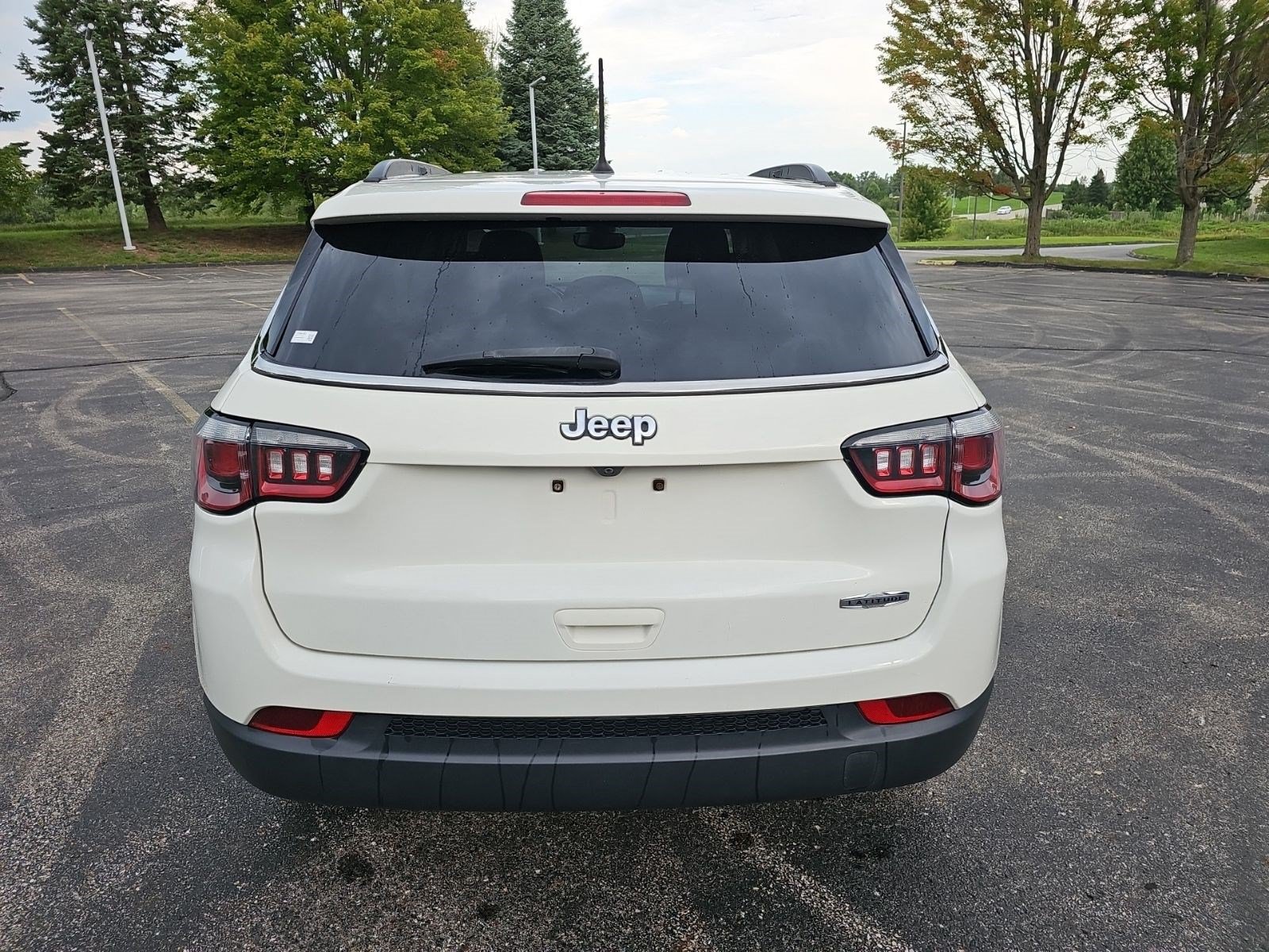 Used 2018 Jeep Compass Latitude FWD image 5
