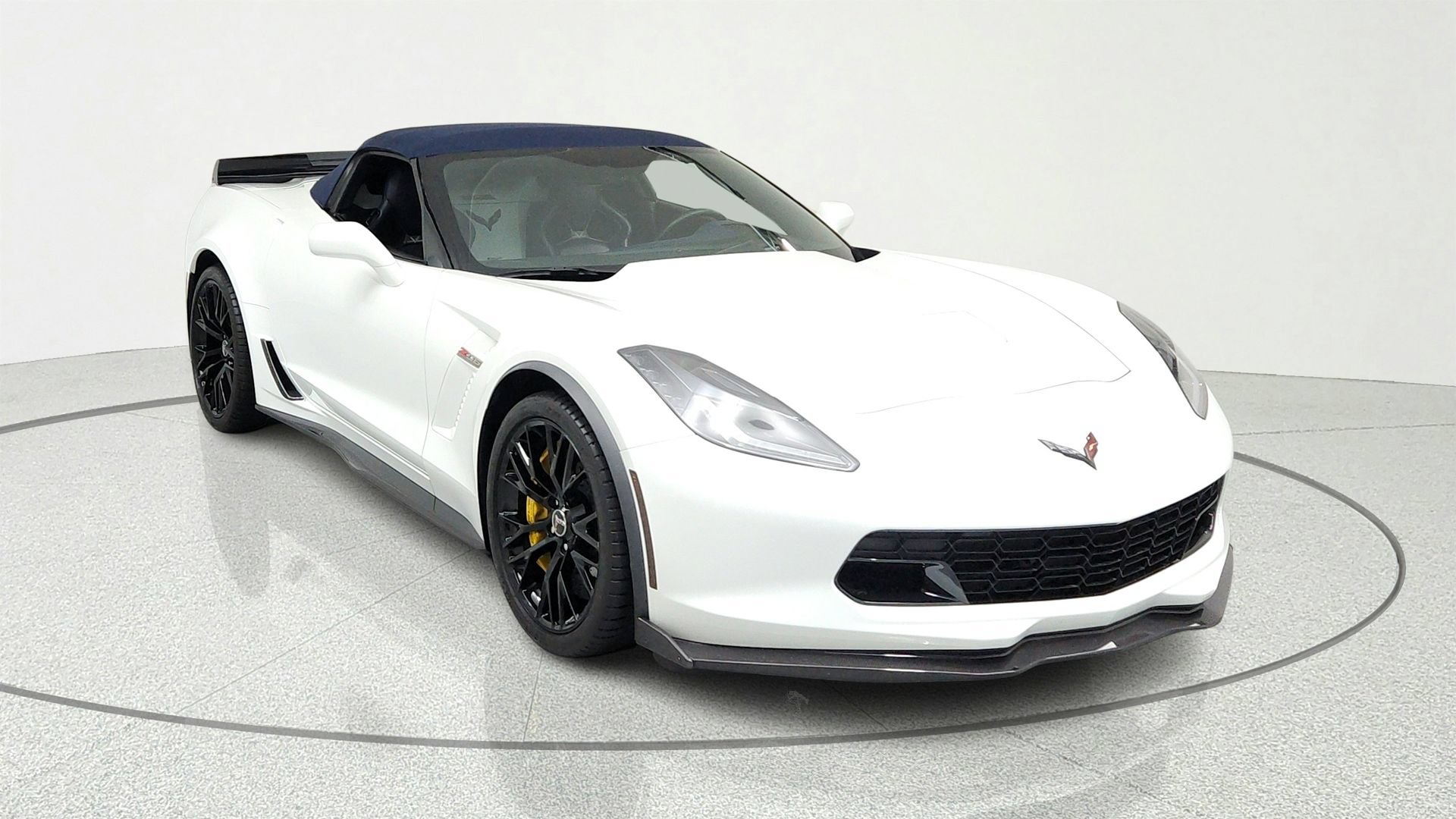 Used 2015 Chevrolet Corvette Z06 w/ 3LZ Preferred Equipment Group RWD image 7
