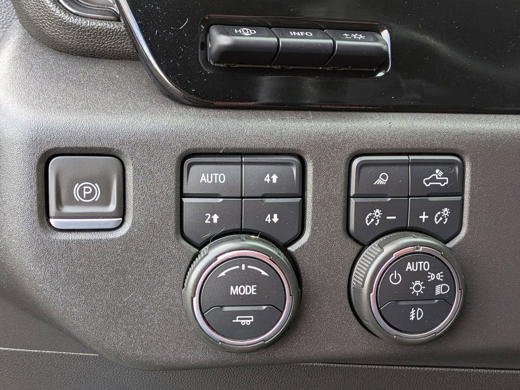 Used 2022 Chevrolet Silverado 1500 ZR2 w/ Technology Package image 27