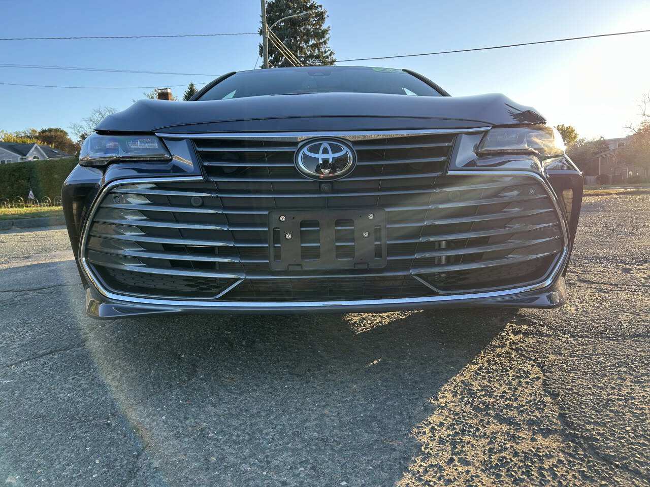 Used 2020 Toyota Avalon Limited image 17