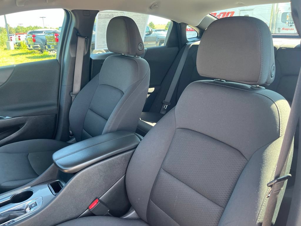 Certified 2025 Chevrolet Malibu LT FWD image 11
