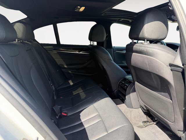 Used 2019 BMW 530e xDrive AWD/4WD image 12