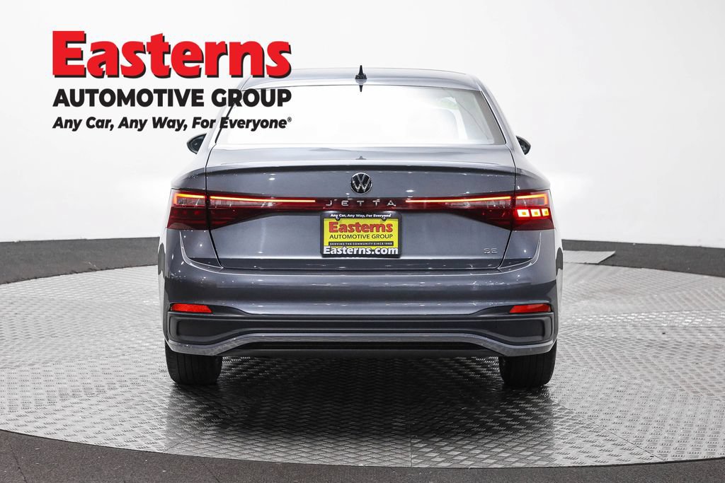 Used 2025 Volkswagen Jetta SE FWD image 6