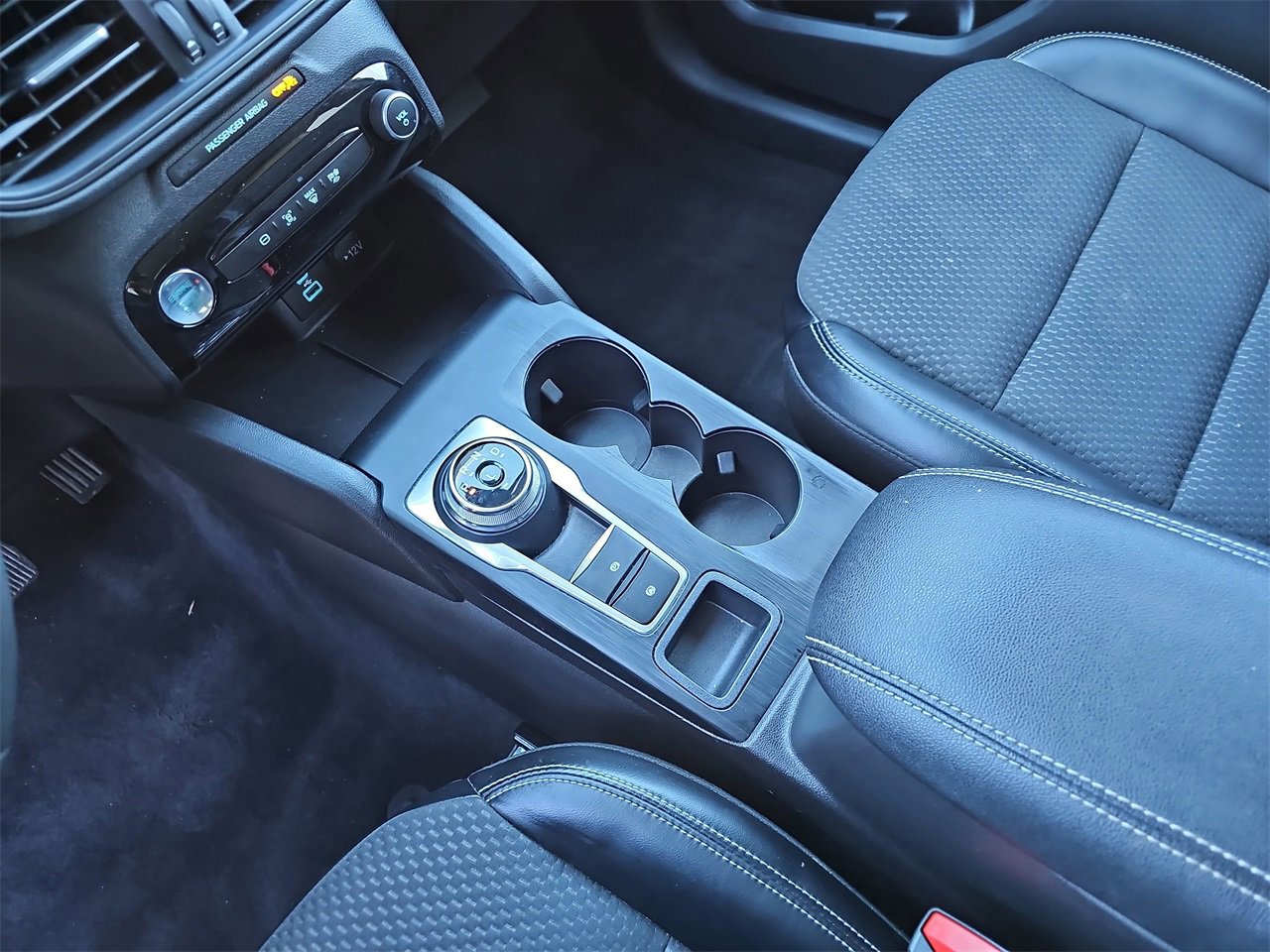 Used 2023 Ford Escape SE image 25