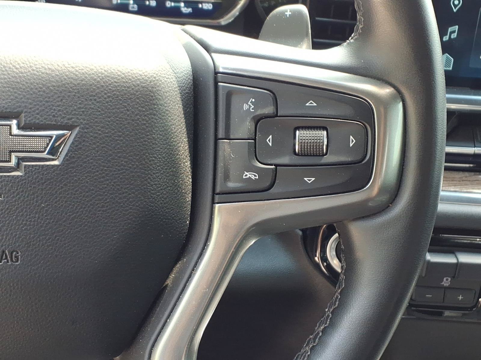 Used 2023 Chevrolet Silverado 1500 RST w/ Redline Edition AWD/4WD image 18